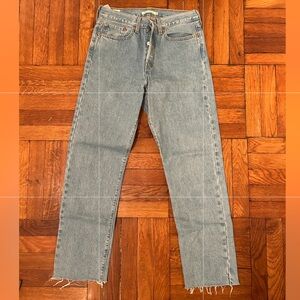Levi’s wedgie straight Jean 30x30 10 EUC raw hem medium wash 100% cotton premium
